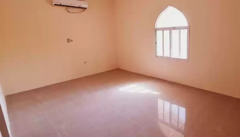 yerleşim Hazır Mülk 6 Yatak Odası U/F Müstakil Villa  kiralık içinde Al Sadd , Doha #7347 - 1  image 
